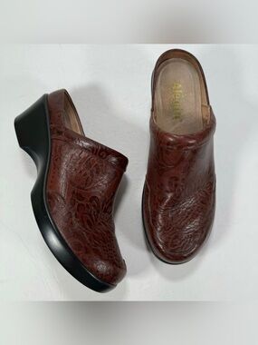 Alegria Isabelle Yeehaw Brown Embossed Leather Mules Comfort Shoes Women Size 10